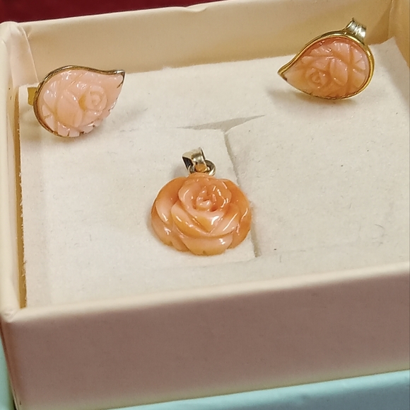 HOST PICK Antique Rose Carved Angel Skin Coral G.F. Post Earrings & Pendant Set - Picture 8 of 11
